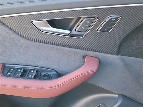 New 2026 Audi SQ8 Prestige image 10