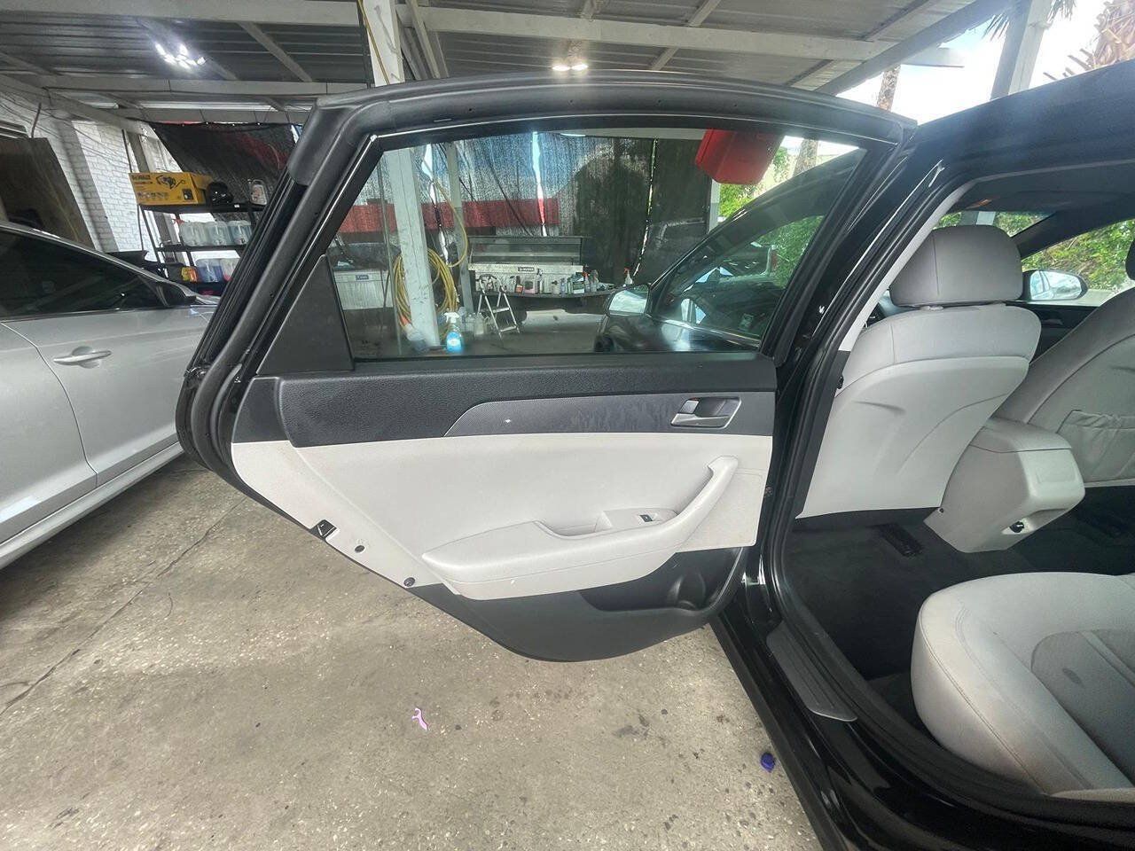 Used 2018 Hyundai Sonata SE w/ Cargo Package FWD image 10