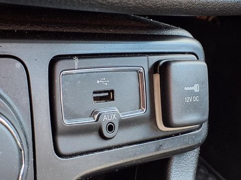 Used 2022 Jeep Renegade Limited AWD/4WD image 26