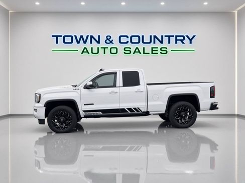 Used 2017 GMC Sierra 1500 SLE w/ SLE Value Package AWD/4WD image 2