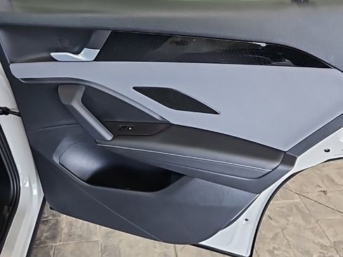 New 2026 Volkswagen Tiguan SE R-Line image 15