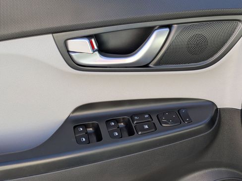 Certified 2022 Hyundai Kona SEL w/ Convenience Package image 15