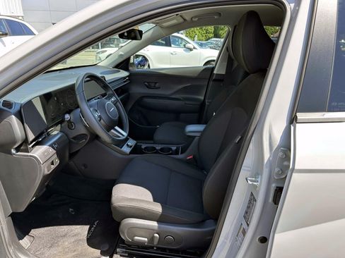 Used 2024 Hyundai Kona SEL w/ Convenience Package AWD/4WD image 11