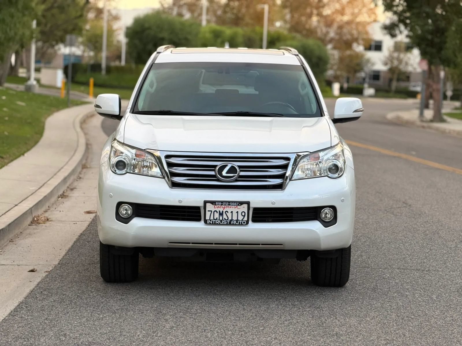 Used 2013 Lexus GX 460 w/ Convenience Pkg AWD/4WD image 2