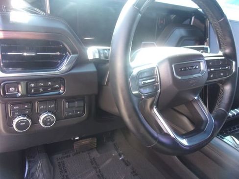 Used 2025 GMC Yukon XL Denali w/ Denali Reserve Package AWD/4WD image 30