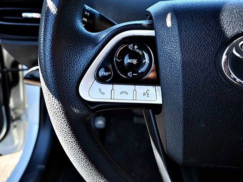 Used 2016 Toyota Prius Two FWD image 19