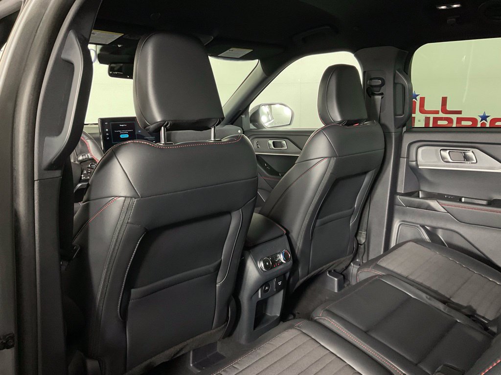 Used 2025 Ford Explorer ST-Line w/ Premium Package RWD image 14