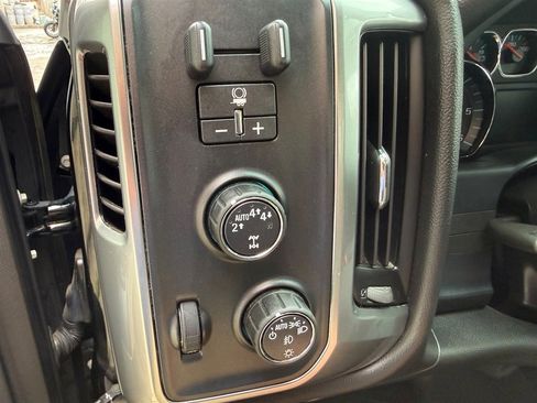 Used 2017 Chevrolet Silverado 1500 LT w/ LT Convenience Package image 8