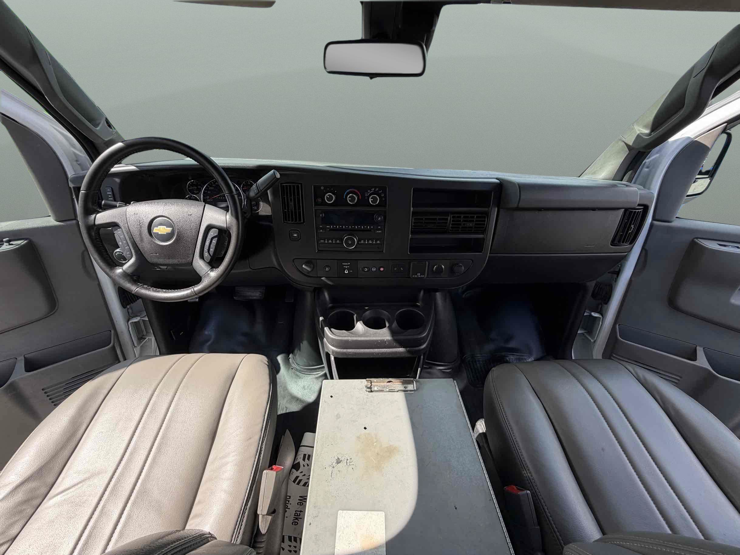 Used 2020 Chevrolet Express 3500 Extended w/ Driver Convenience Package RWD image 11