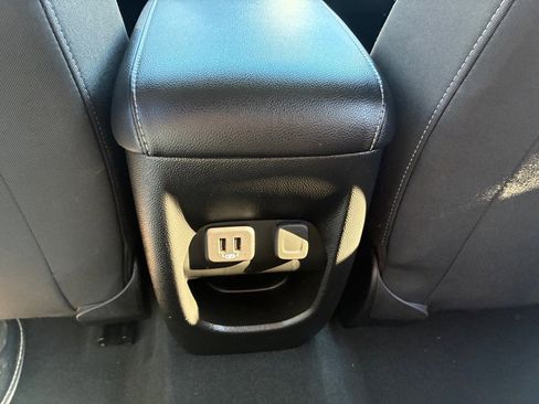 Used 2022 Chevrolet Colorado LT w/ LT Convenience Package image 23