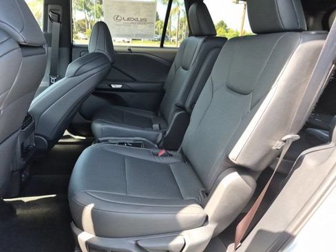 New 2026 Lexus TX 500h AWD image 20