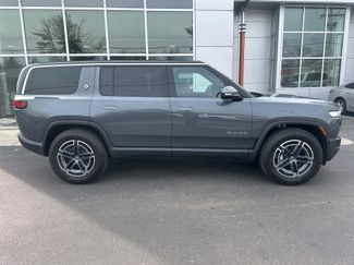 Used 2025 Rivian R1S Adventure video 2