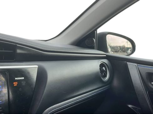 Used 2017 Toyota Corolla SE image 24