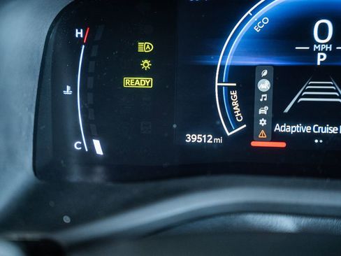 Used 2025 Toyota Camry LE image 40