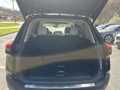 Used 2023 Nissan Rogue SV w/ SV Premium B Package image 23