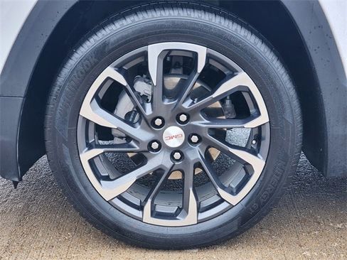 Used 2022 GMC Terrain SLT w/ Infotainment Package II image 10