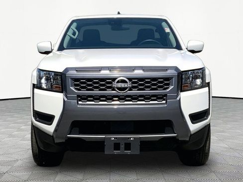 Used 2025 Nissan Frontier SV RWD image 2