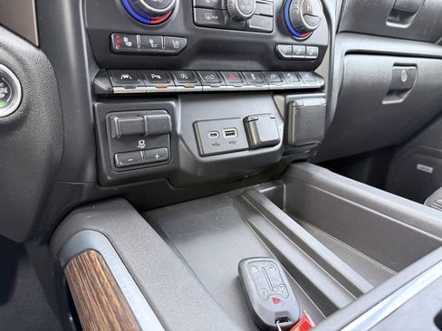 Used 2020 Chevrolet Silverado 1500 High Country w/ Technology Package image 19