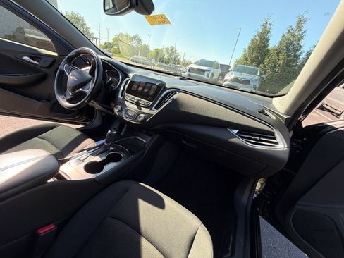 Used 2016 Chevrolet Malibu LT FWD image 28