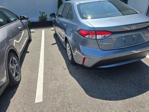 Used 2020 Toyota Corolla LE FWD image 4