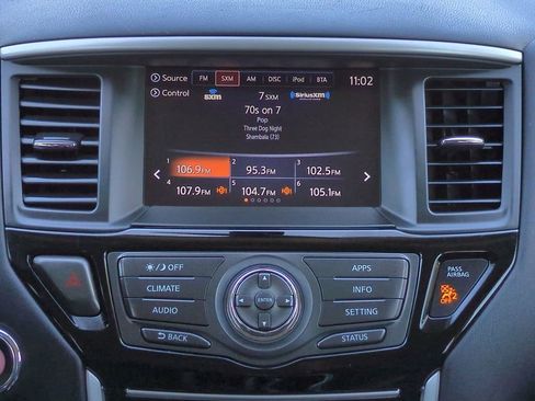 Used 2019 Nissan Pathfinder S image 18