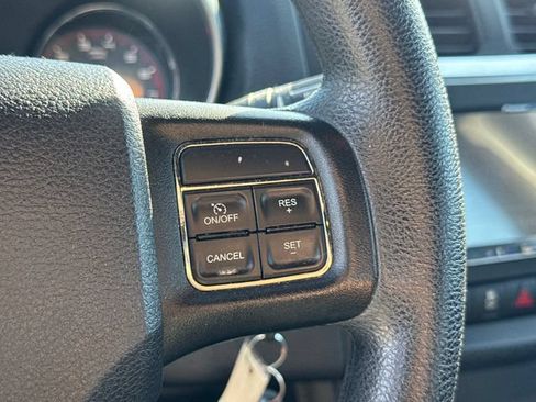 Used 2013 Dodge Avenger SE FWD image 25