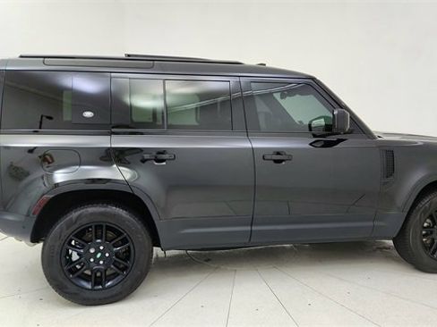 Used 2024 Land Rover Defender 110 S image 6
