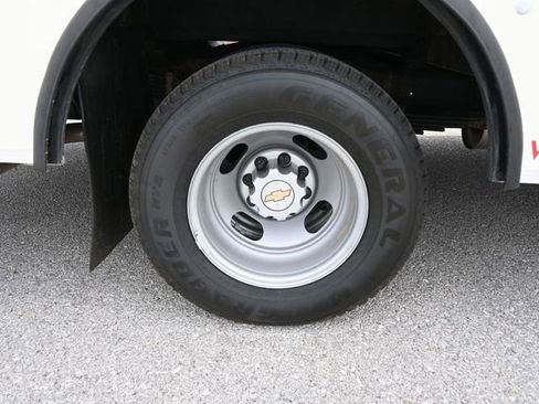 Used 2022 Chevrolet Express 3500 w/ Power Convenience Package RWD image 21