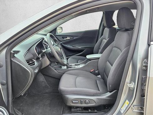 Used 2025 Chevrolet Malibu LT image 15