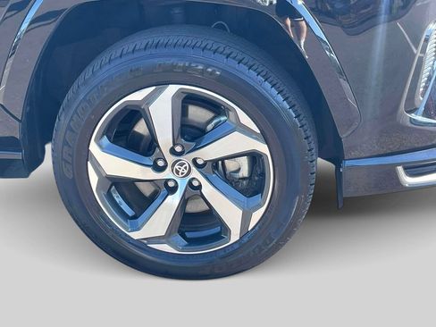 Used 2024 Toyota RAV4 SE w/ Weather & Moonroof Package AWD/4WD image 8