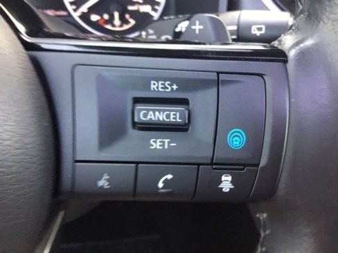 Used 2022 Nissan Rogue SL w/ SL Premium Package image 10