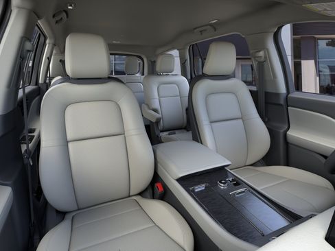 New 2026 Lincoln Aviator AWD w/ Jet Appearance Package image 33