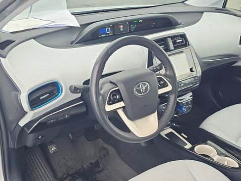 Used 2016 Toyota Prius Four image 14