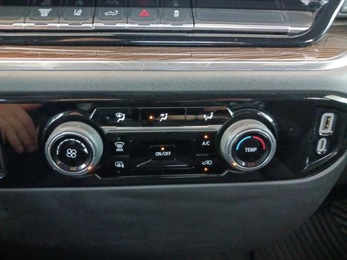 Used 2024 Chevrolet Silverado 2500 LT image 23