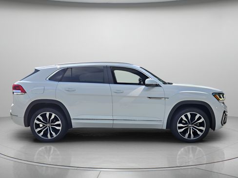 Certified 2021 Volkswagen Atlas Cross Sport SEL R-Line FWD image 6