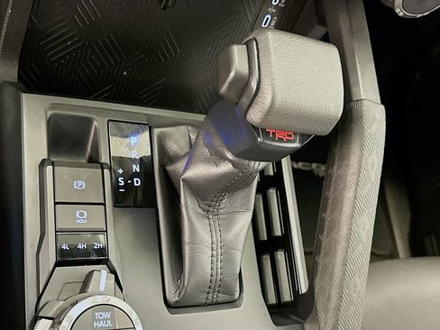 Used 2025 Toyota Tacoma TRD Off-Road image 25