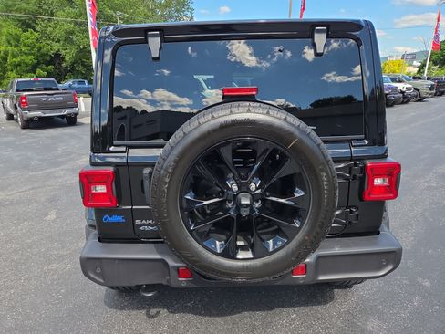 Certified 2025 Jeep Wrangler Unlimited Sahara w/ Safety Group AWD/4WD image 5