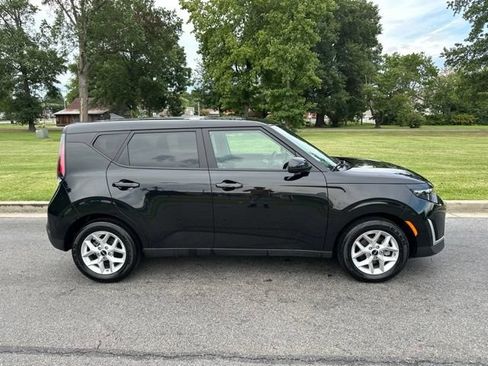 Certified 2025 Kia Soul LX w/ LX Technology Package FWD image 29