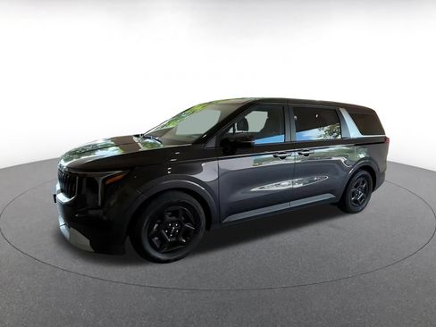 Used 2026 Kia Carnival FWD image 6
