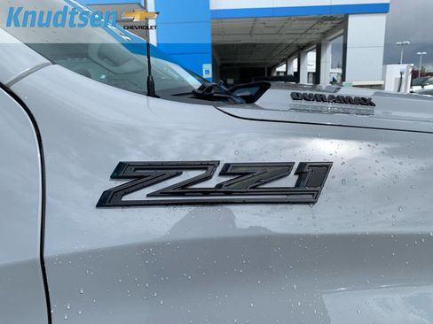 Used 2024 Chevrolet Silverado 1500 RST AWD/4WD image 10