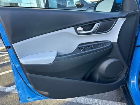 Used 2022 Hyundai Kona SEL w/ Convenience Package image 11