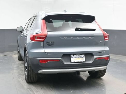 Used 2023 Volvo XC40 B4 Ultimate FWD image 12
