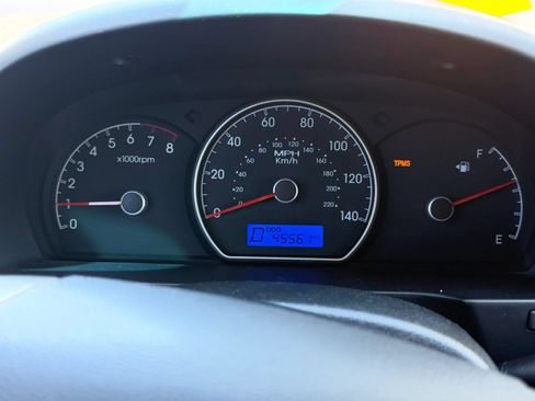 Used 2010 Hyundai Elantra GLS FWD image 4