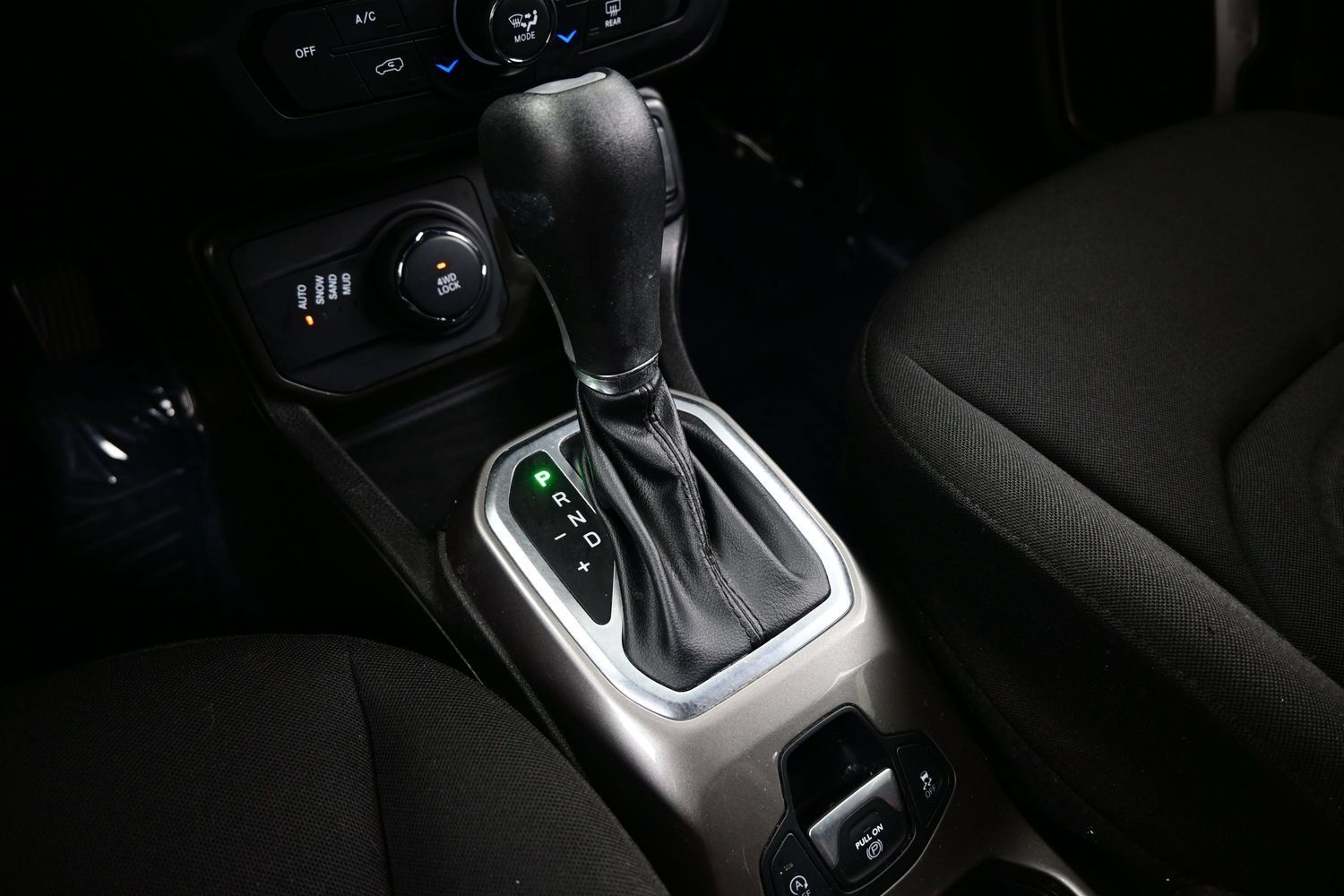 Used 2022 Jeep Renegade Latitude AWD/4WD image 23
