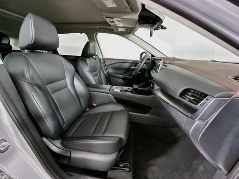 Used 2023 Nissan Rogue SV w/ SV Premium B Package FWD image 31