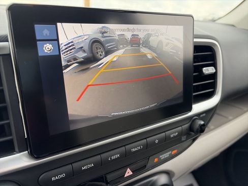 Used 2024 Hyundai Venue SEL image 17