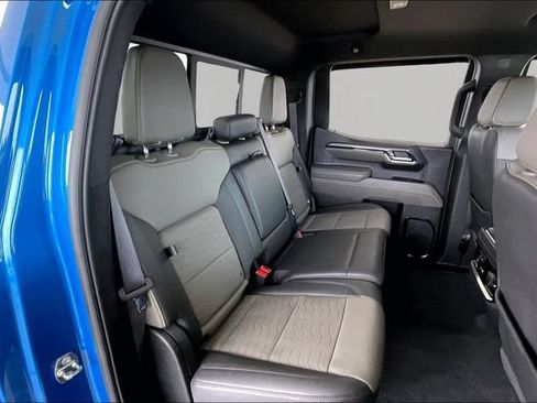 Used 2024 Chevrolet Silverado 1500 ZR2 AWD/4WD image 17
