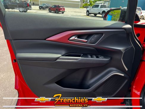 Used 2025 Chevrolet Equinox EV RS AWD/4WD image 12