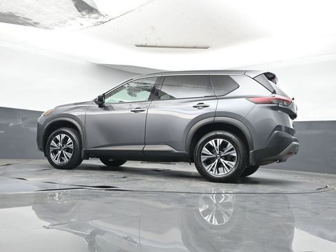 Used 2021 Nissan Rogue SV image 29