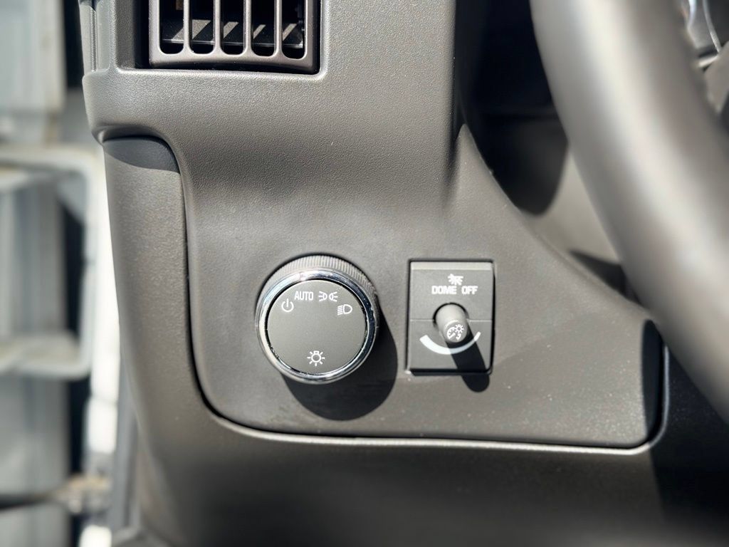 Used 2022 Chevrolet Express 3500 w/ Power Convenience Package RWD image 19